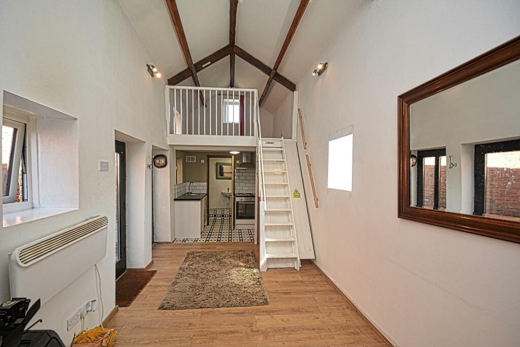 1 bedroom character property for rent in Usk Road, Usk, Raglan, NP15