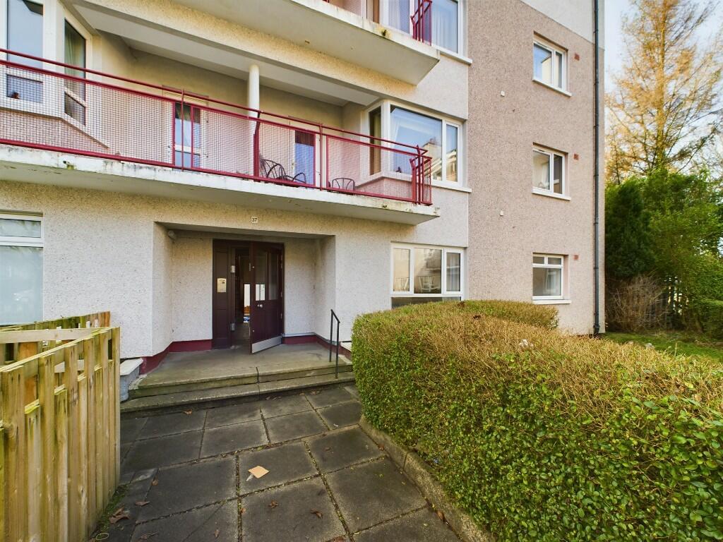 2 bedroom ground floor flat for sale in Banchory Avenue, Glasgow, G43