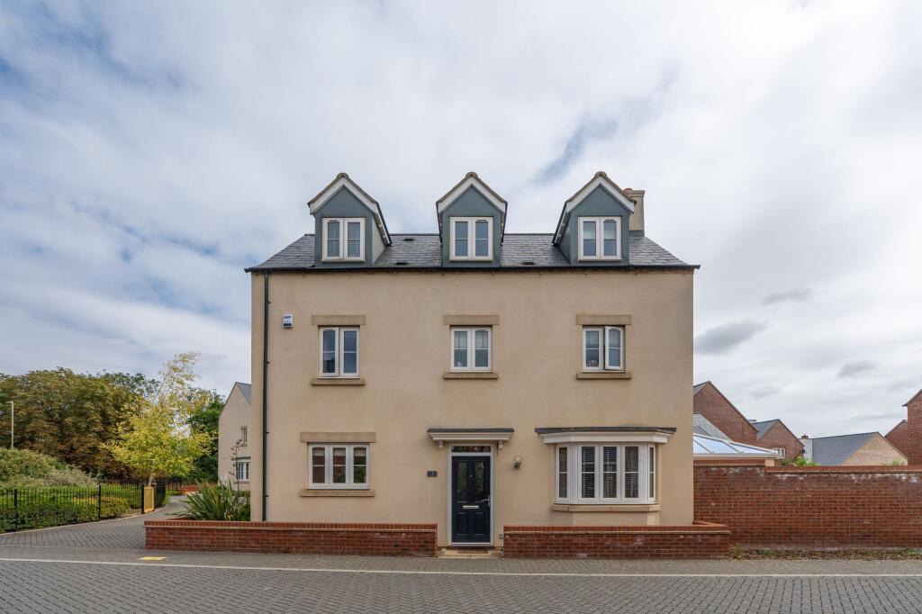 Main image of property: Lingfield Road, Bicester, OX26