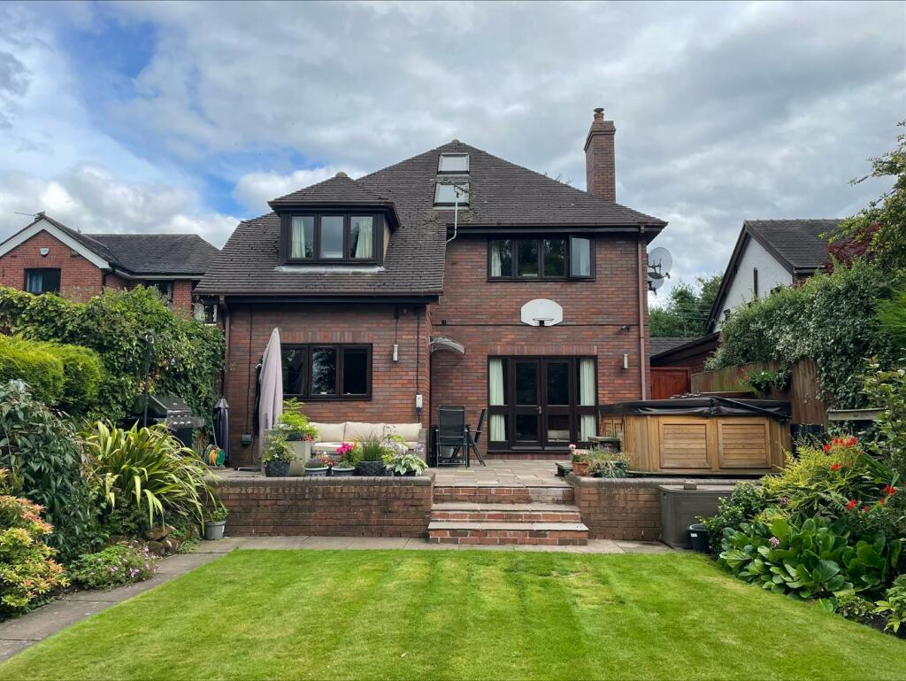 5 bedroom detached house for sale in Alsager Road, Audley, ST7