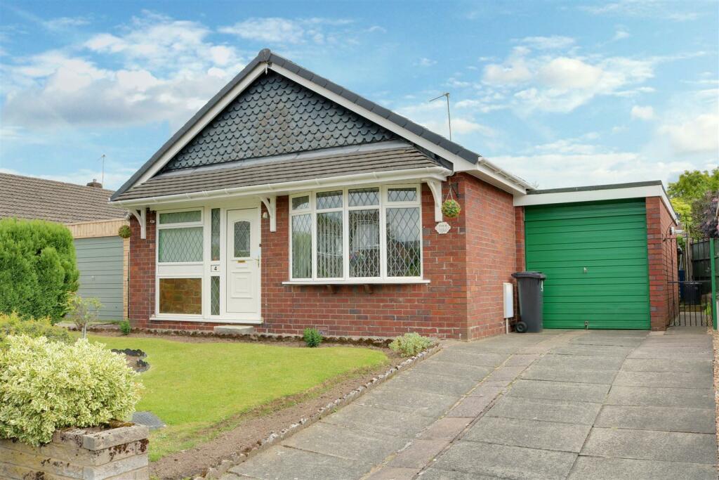 2 bedroom detached bungalow for sale in Chestnut Avenue, Rode Heath, ST7