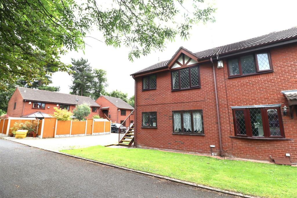 Additional property image - Firbeck Gardens, Crewe