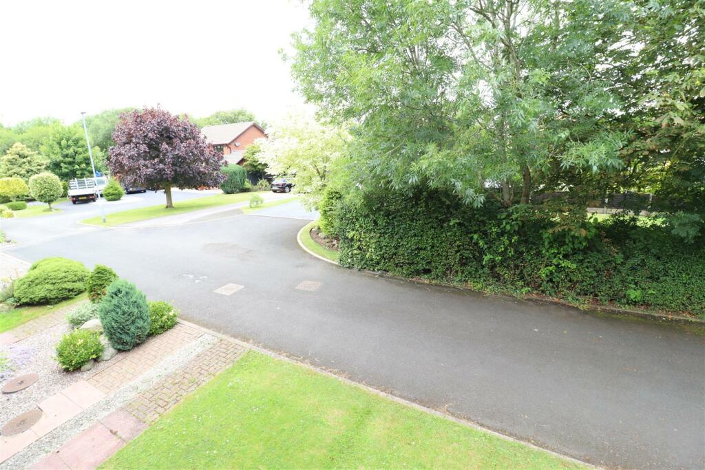 Additional property image - Firbeck Gardens, Crewe
