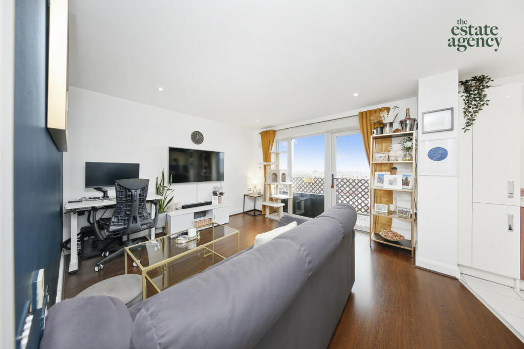 1 bedroom apartment for sale in Leyton Green Road, London, E10