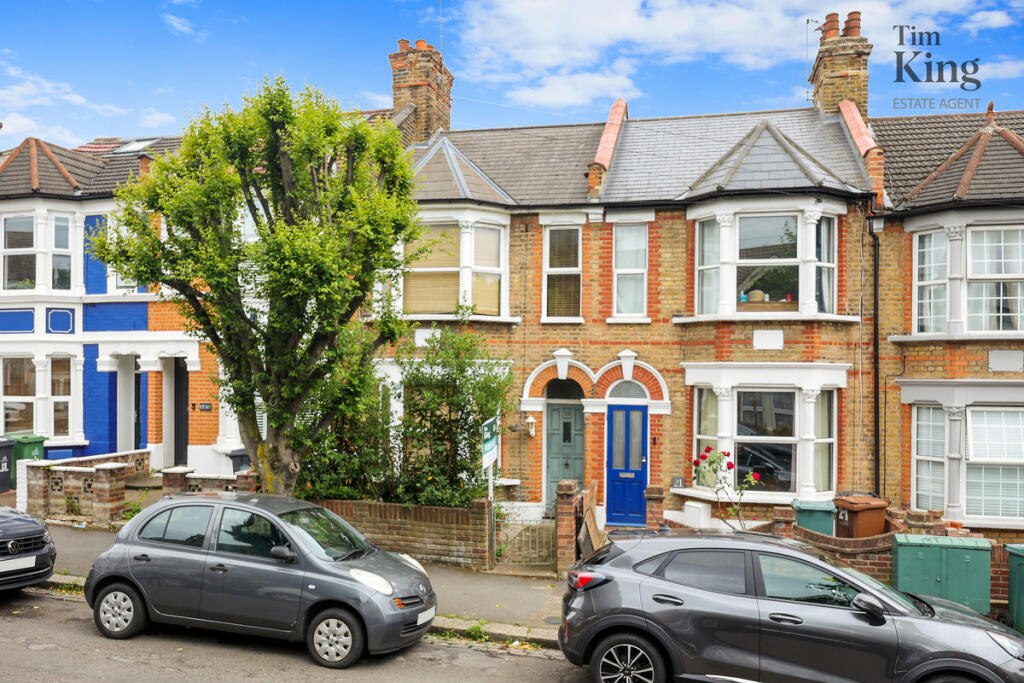3 bedroom terraced house for sale in Newbury Road, Chingford, E4