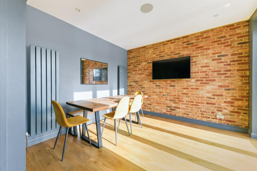 Additional property image - Nutfield Road, Coulsdon, CR5