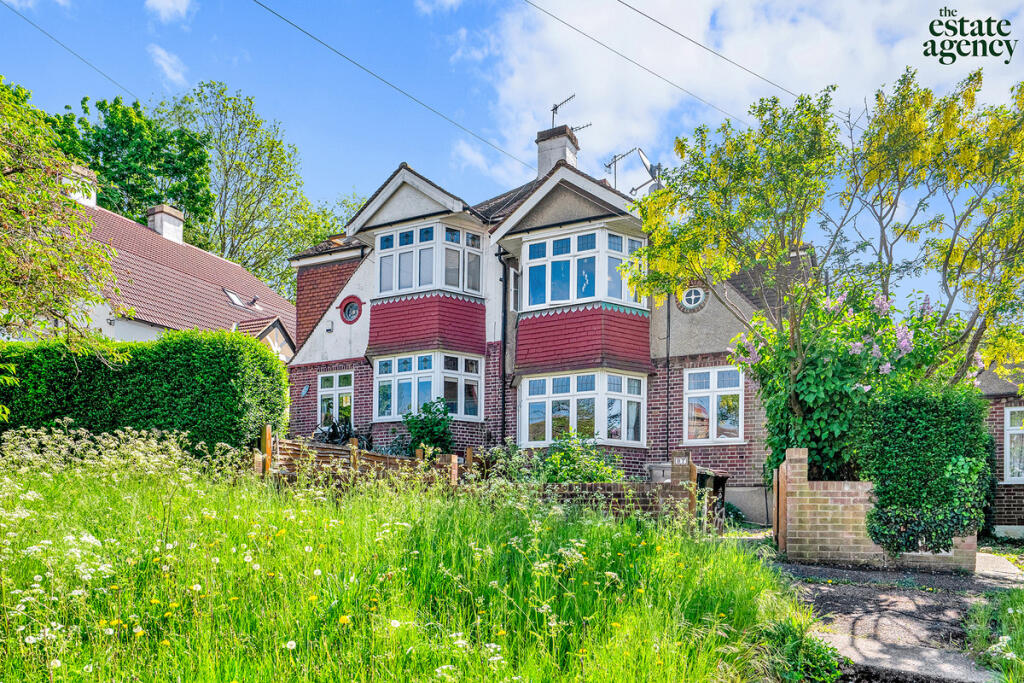 Main image of property: Kings Head Hill, North Chingford, E4