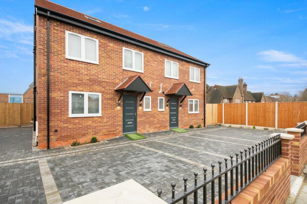 3 bedroom semidetached house for sale in Judge Heath Lane, Hayes, UB3