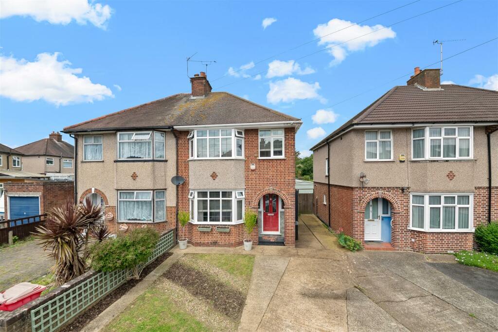 3 bedroom semidetached house for sale in Wilmar Close, Hayes, UB4