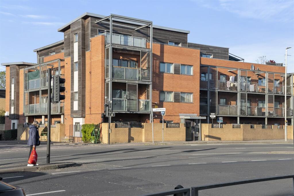 Main image of property: Hart House, Uxbridge Road, Hayes