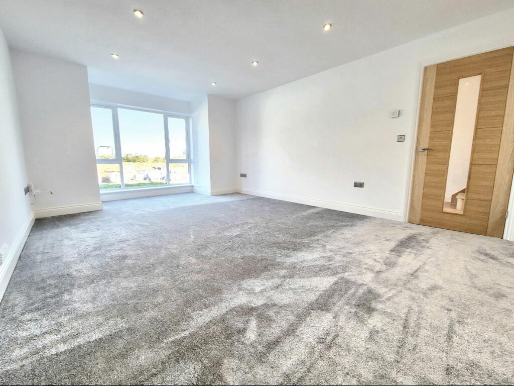 Additional property image - 5 High End Close, Thurstonfield, Carlisle, CA5 6FE