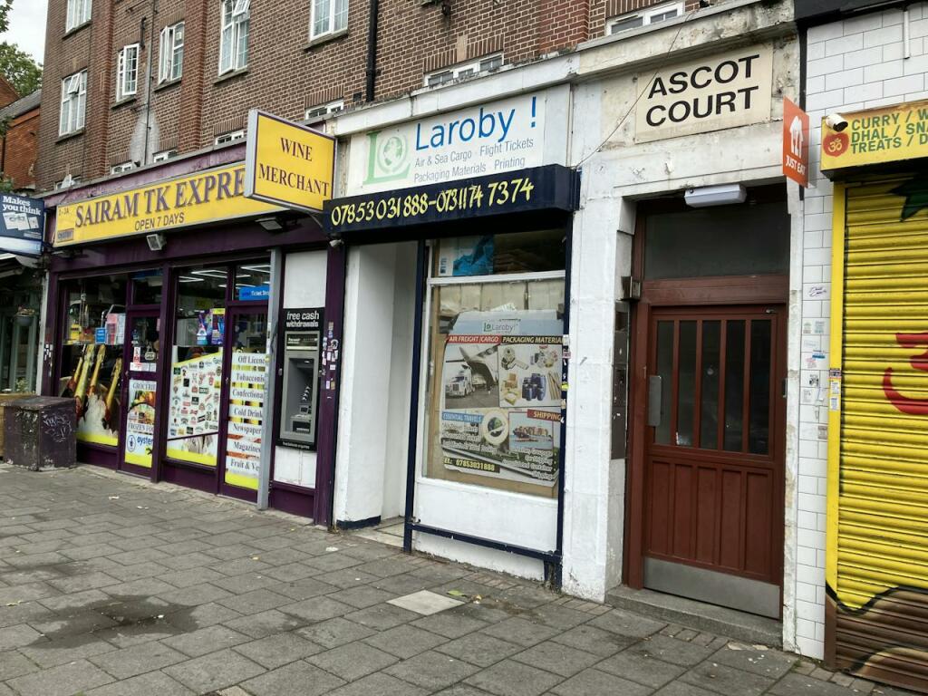 High street retail property to lease in 4 Ascot Parade, Clapham Park