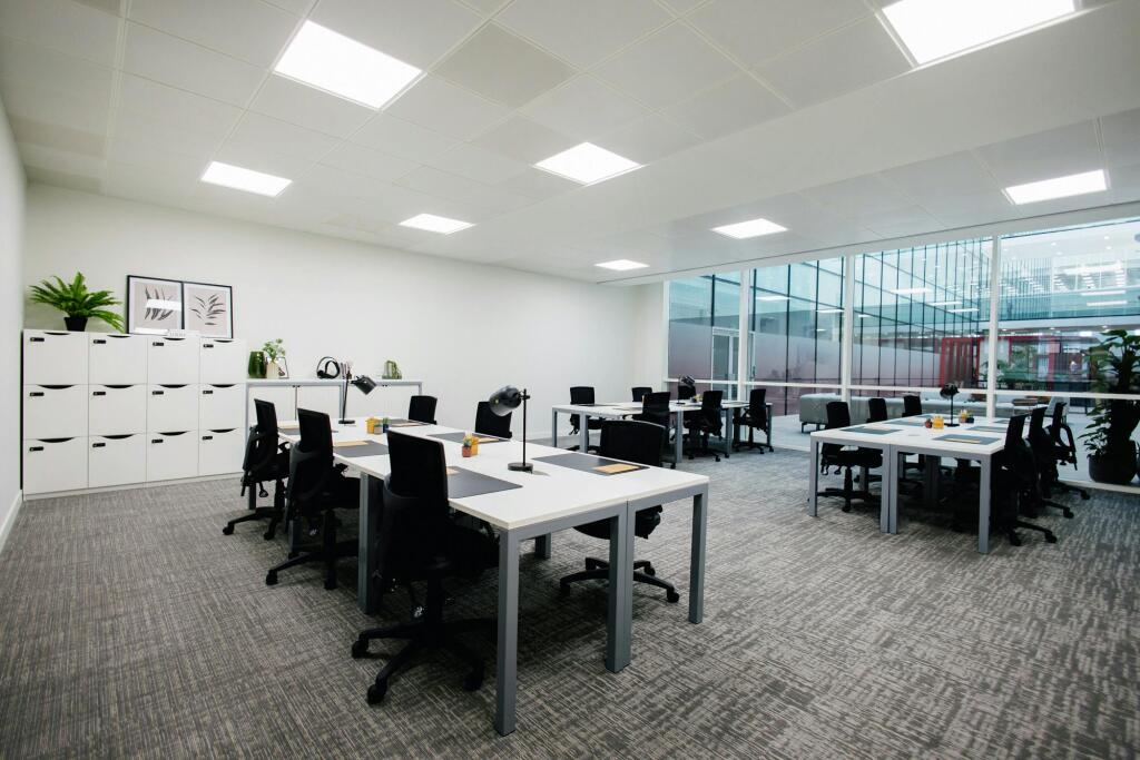 OregaBroadGate_OfficeSpace7.jpg