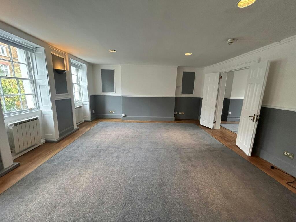 b755f008c bf9008dff9048.jpg