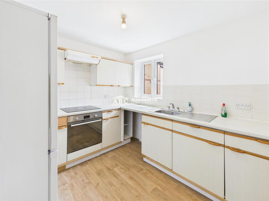 Main image of property: Magpie Close, London