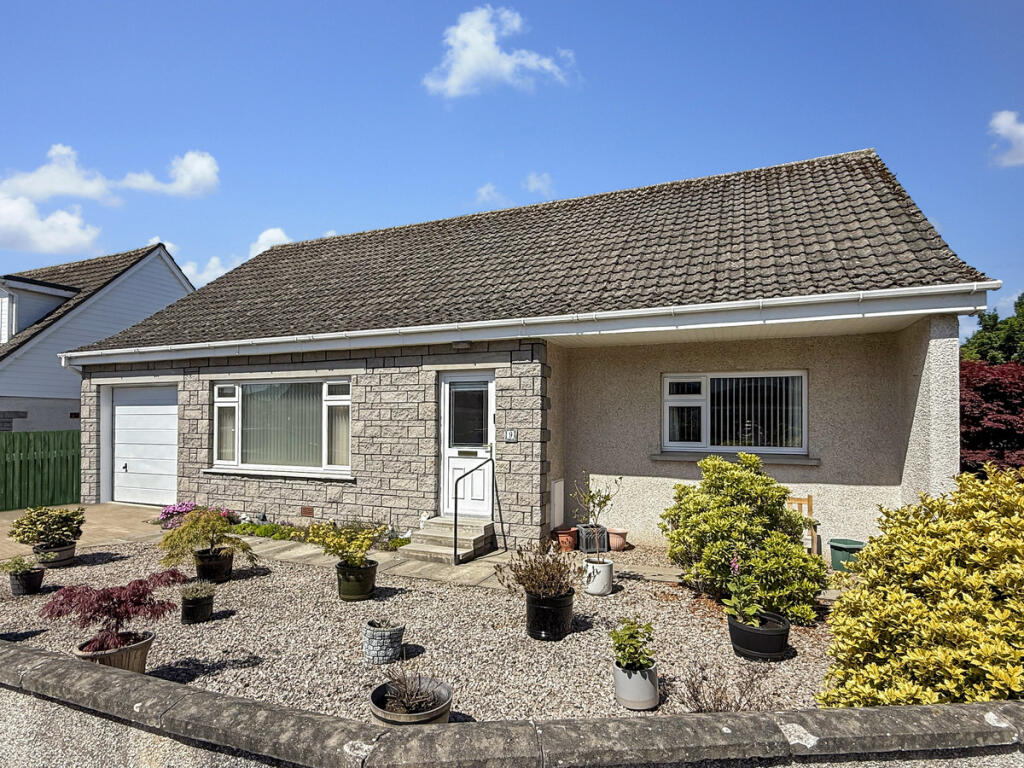 3 bedroom detached bungalow