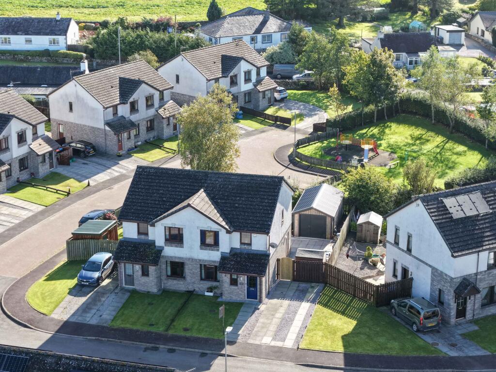 3 bedroom semi-detached house