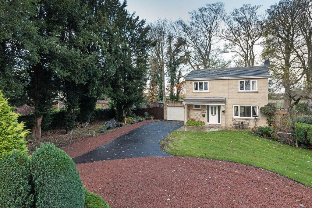 4 bedroom detached house for sale in Walbottle Hall Gardens, Walbottle, Newcastle Upon Tyne, NE15