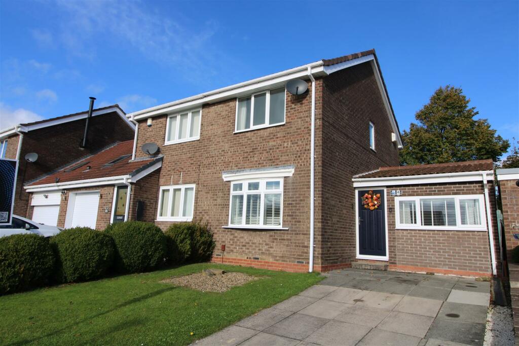 3 bedroom semidetached house for sale in Aldeburgh Avenue, Lemington