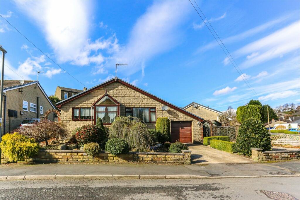 3 bedroom detached bungalow for sale in Sunnybank Close, Helmshore
