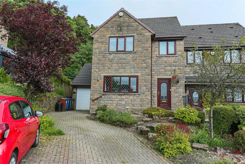 3 bedroom semidetached house for sale in Heys Close, Rawtenstall