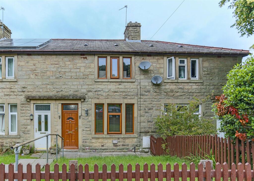 2 bedroom terraced house for sale in Fallbarn Crescent, Rawtenstall