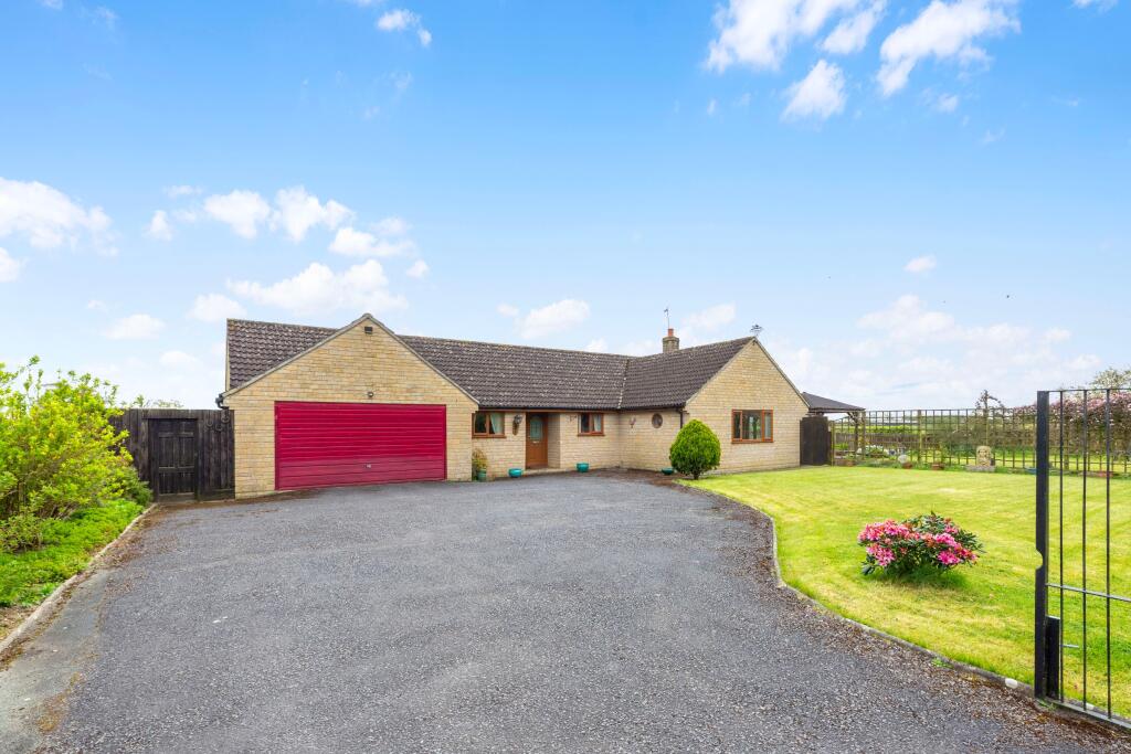4 bedroom bungalow for sale in Fairview Priors Down, Sturminster Newton