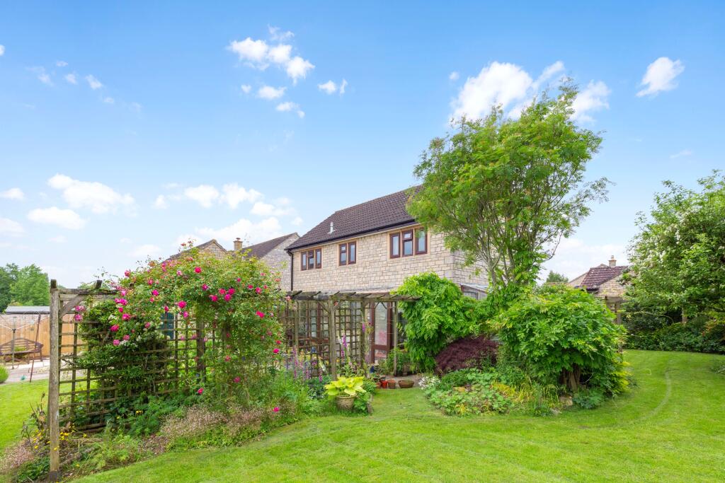 3 bedroom detached house for sale in Ham Meadow, Sturminster Newton, DT10