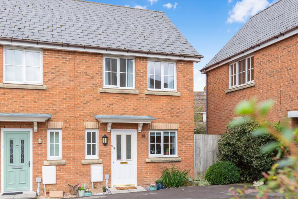 2 bedroom end of terrace house