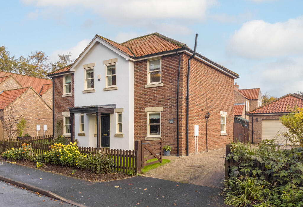 4 bedroom detached house for sale in Reilly Way, Barmby Moor, YO42