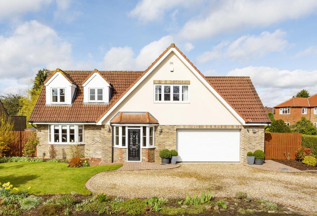 4 bedroom detached house for sale in Algarth Road, Pocklington, YO42