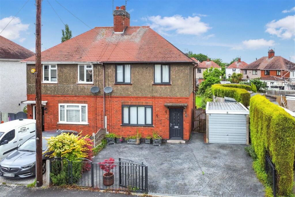 3 bedroom semidetached house for sale in Eliot Avenue, Bedworth