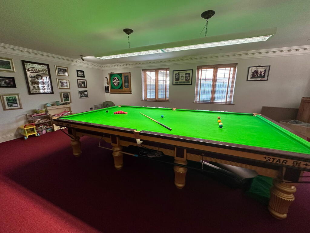 Additional property image - Luxury Home On Weston Lane, Bulkington, CV12 9RX