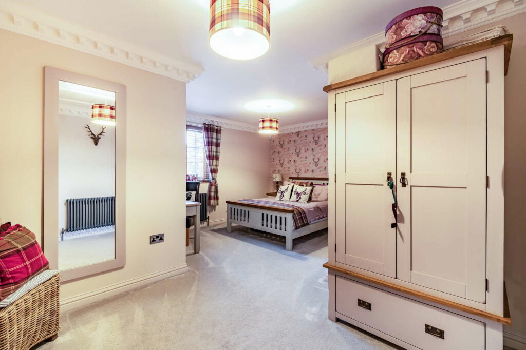 Additional property image - Luxury Home On Weston Lane, Bulkington, CV12 9RX