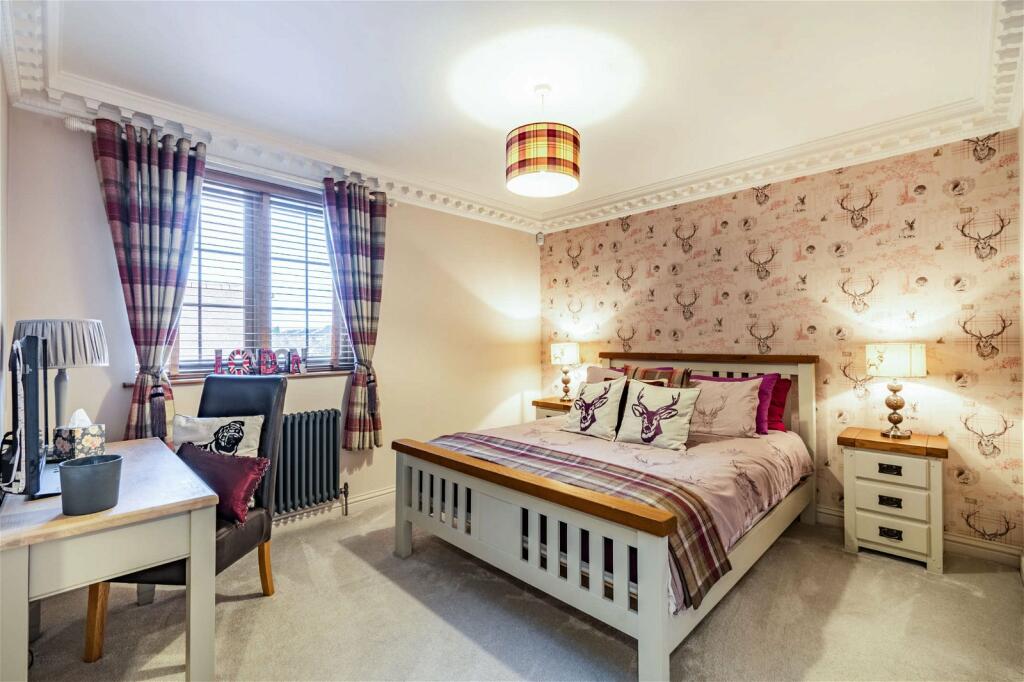 Additional property image - Luxury Home On Weston Lane, Bulkington, CV12 9RX