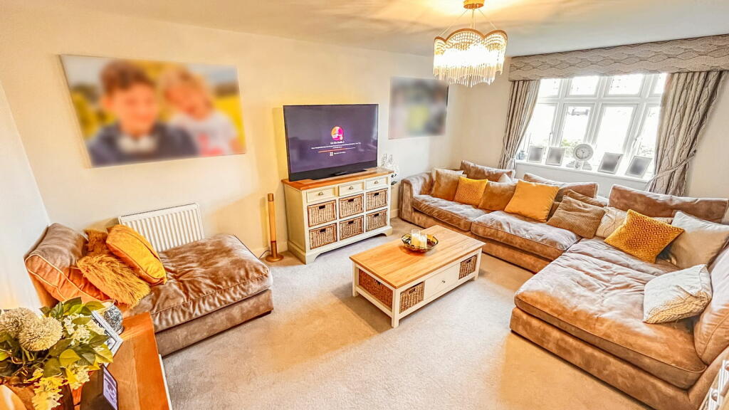 Additional property image - Over 2,000sqft Perfect Family Home! Russett Avenue, Nuneaton, CV11 6YW
