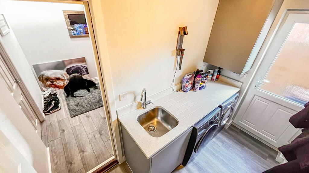 Additional property image - Over 2,000sqft Perfect Family Home! Russett Avenue, Nuneaton, CV11 6YW