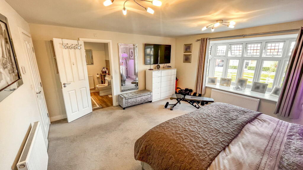 Additional property image - Over 2,000sqft Perfect Family Home! Russett Avenue, Nuneaton, CV11 6YW