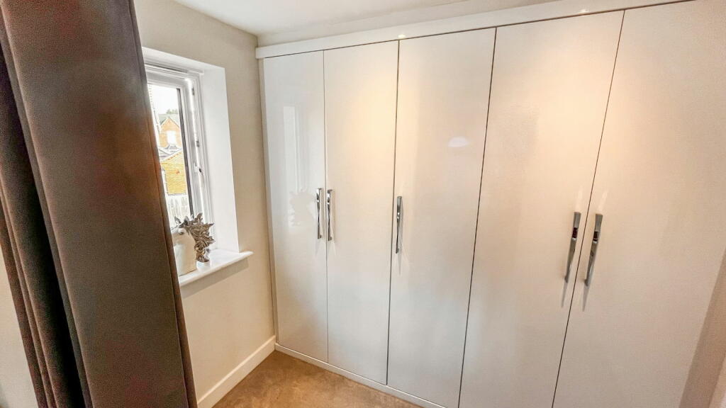 Additional property image - Over 2,000sqft Perfect Family Home! Russett Avenue, Nuneaton, CV11 6YW