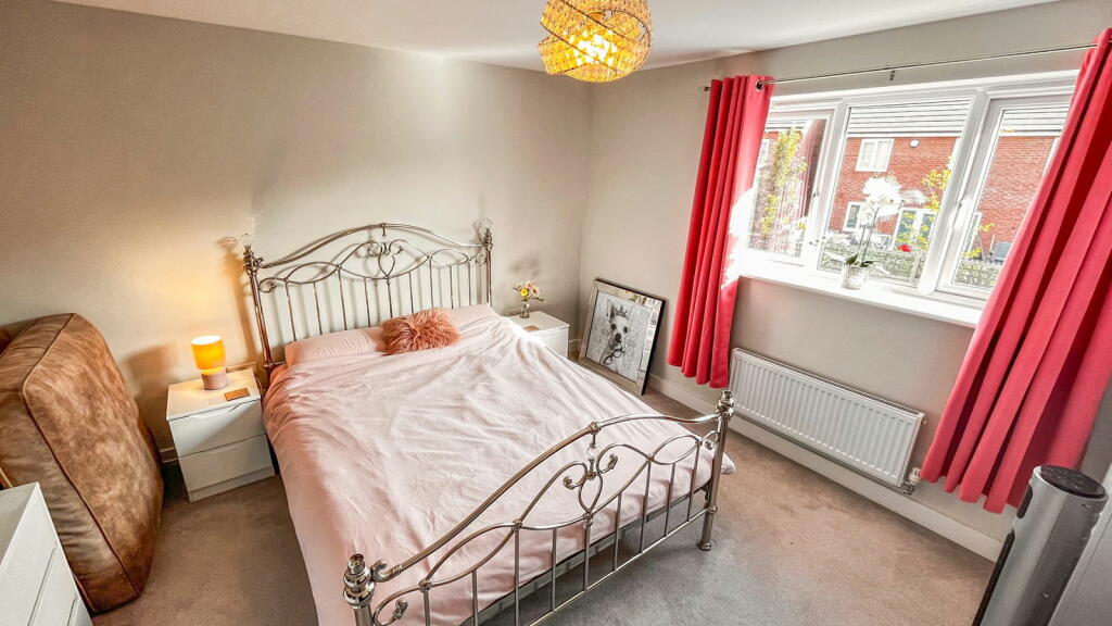 Additional property image - Over 2,000sqft Perfect Family Home! Russett Avenue, Nuneaton, CV11 6YW