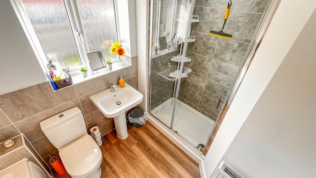 Additional property image - Over 2,000sqft Perfect Family Home! Russett Avenue, Nuneaton, CV11 6YW