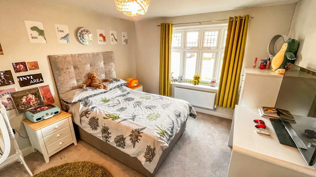 Additional property image - Over 2,000sqft Perfect Family Home! Russett Avenue, Nuneaton, CV11 6YW
