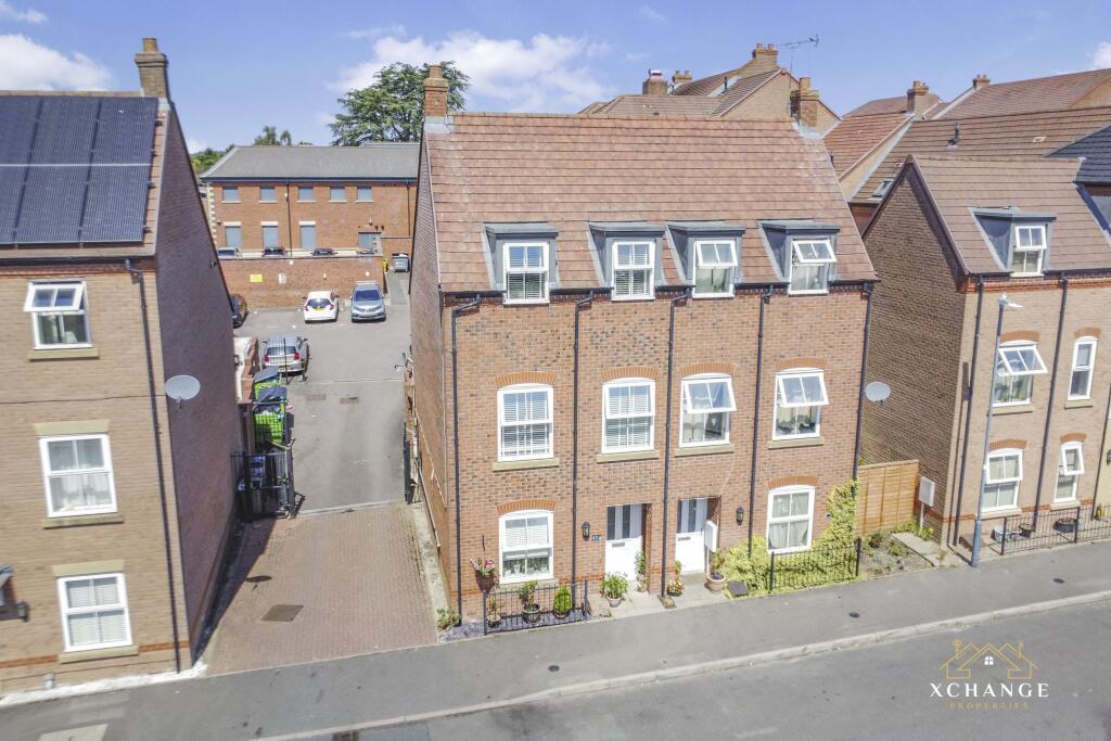 Main image of property: Larch Close, Nuneaton, CV10