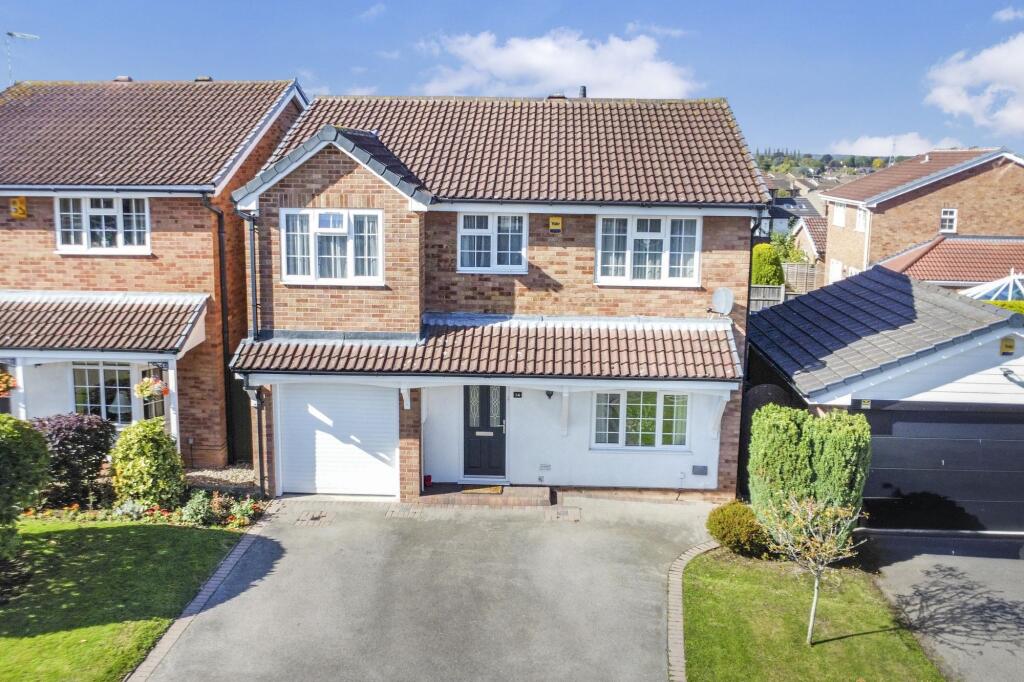 Main image of property: Carnoustie Close, Nuneaton, CV11