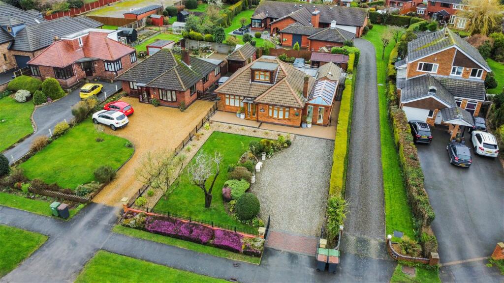 3 bedroom detached bungalow for sale in Luxury Bungalow On Bedworth