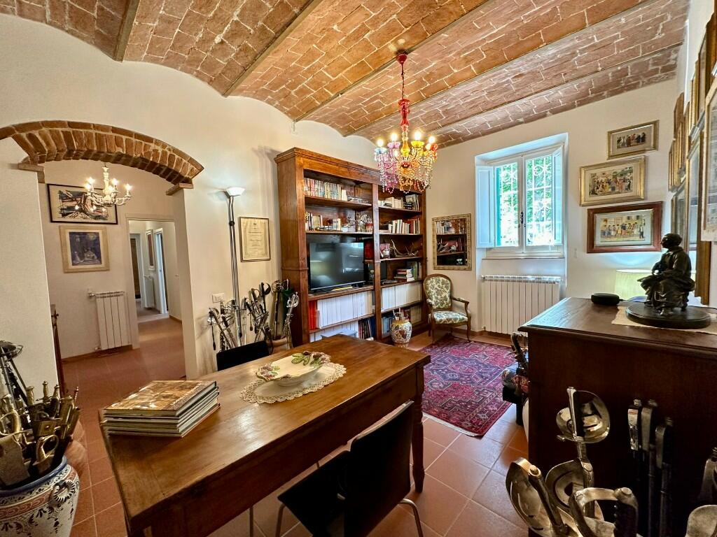 Ground Flat for sale in Fiesole, Florence...