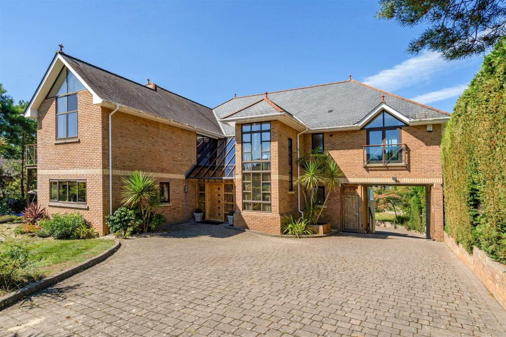 6 bedroom detached house for sale in Brudenell Avenue, Poole, BH13