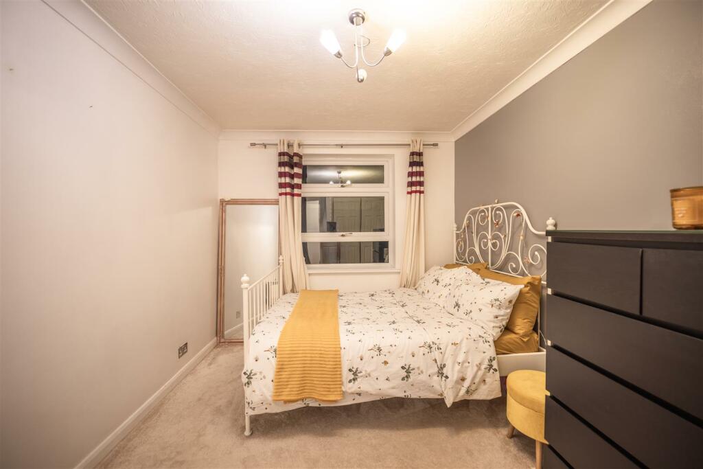 Additional property image - Grosvenor Road, Westbourne