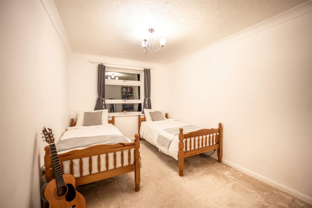 Additional property image - Grosvenor Road, Westbourne