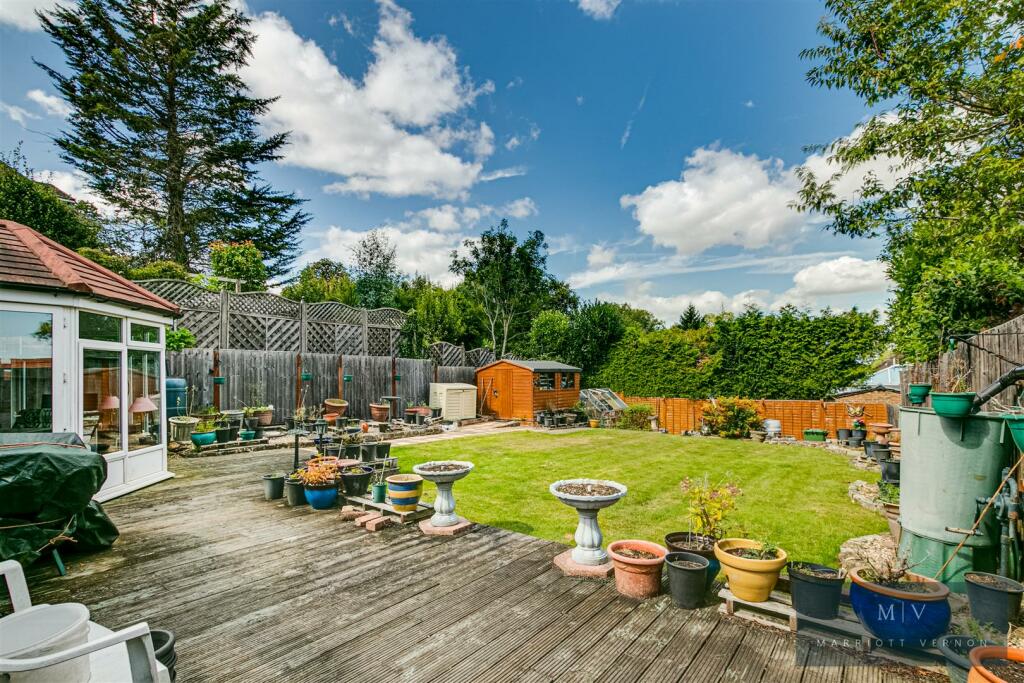 Additional property image - Mountwood Close, South Croydon